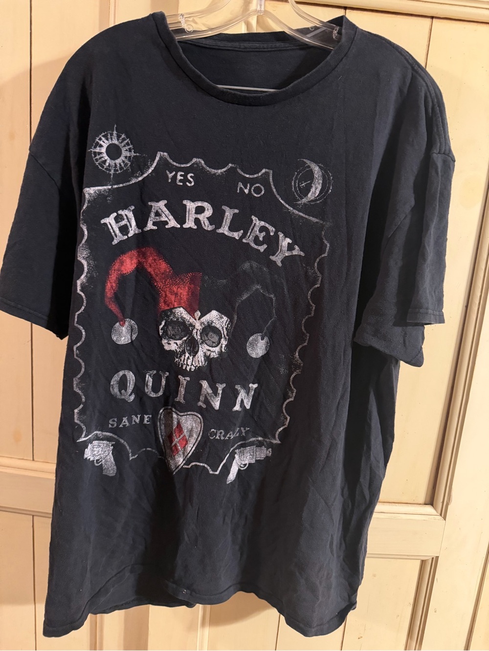 DC Comics Harley Quinn Skull Graphic Tee - Black with Red Accent